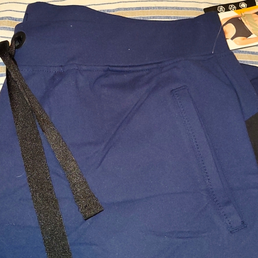 Avia jogger crop large